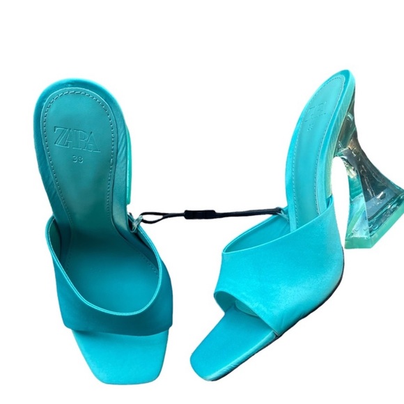 New aqua blue heels with clear heel - Picture 4 of 9